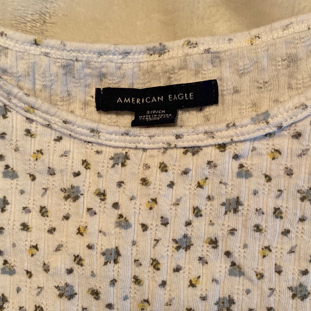 AE Ribbed Scalloped Tee